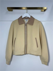 {{productViewItem.photos[photoViewList.activeNavIndex].Alt || productViewItem.photos[photoViewList.activeNavIndex].Description || 'Бомбер HERMES'}}