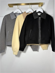 {{productViewItem.photos[photoViewList.activeNavIndex].Alt || productViewItem.photos[photoViewList.activeNavIndex].Description || 'Бомбер HERMES'}}