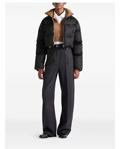 {{productViewItem.photos[photoViewList.activeNavIndex].Alt || productViewItem.photos[photoViewList.activeNavIndex].Description || 'Куртка PRADA'}}
