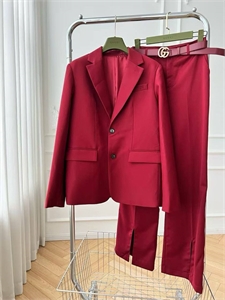{{productViewItem.photos[photoViewList.activeNavIndex].Alt || productViewItem.photos[photoViewList.activeNavIndex].Description || 'Костюм GUCCI'}}