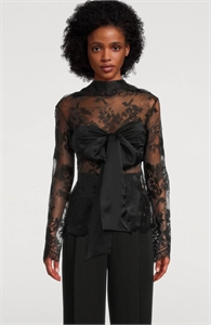 {{productViewItem.photos[photoViewList.activeNavIndex].Alt || productViewItem.photos[photoViewList.activeNavIndex].Description || 'Блузка ZIMMERMANN'}}