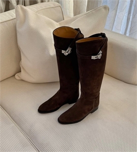 {{productViewItem.photos[photoViewList.activeNavIndex].Alt || productViewItem.photos[photoViewList.activeNavIndex].Description || 'Сапоги HERMES'}}