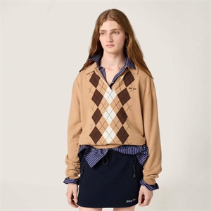 {{productViewItem.photos[photoViewList.activeNavIndex].Alt || productViewItem.photos[photoViewList.activeNavIndex].Description || 'Поло MIU MIU'}}