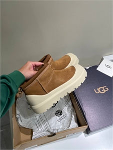 {{productViewItem.photos[photoViewList.activeNavIndex].Alt || productViewItem.photos[photoViewList.activeNavIndex].Description || 'UGG'}}