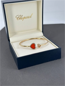 {{productViewItem.photos[photoViewList.activeNavIndex].Alt || productViewItem.photos[photoViewList.activeNavIndex].Description || 'Браслет Chopard'}}