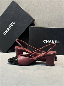 {{productViewItem.photos[photoViewList.activeNavIndex].Alt || productViewItem.photos[photoViewList.activeNavIndex].Description || 'Туфли CHANEL'}}
