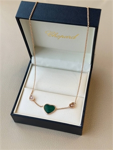 {{productViewItem.photos[photoViewList.activeNavIndex].Alt || productViewItem.photos[photoViewList.activeNavIndex].Description || 'Колье Chopard'}}