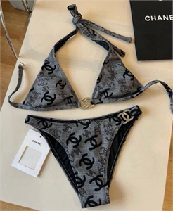 {{productViewItem.photos[photoViewList.activeNavIndex].Alt || productViewItem.photos[photoViewList.activeNavIndex].Description || 'Купальник CHANEL'}}