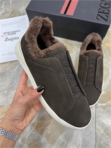 {{productViewItem.photos[photoViewList.activeNavIndex].Alt || productViewItem.photos[photoViewList.activeNavIndex].Description || 'Кеды ZEGNA натуральный мех'}}