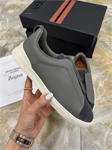 {{productViewItem.photos[photoViewList.activeNavIndex].Alt || productViewItem.photos[photoViewList.activeNavIndex].Description || 'Кеды ZEGNA'}}