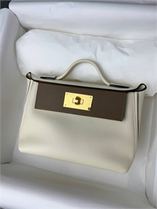 {{productViewItem.photos[photoViewList.activeNavIndex].Alt || productViewItem.photos[photoViewList.activeNavIndex].Description || 'Сумка HERMES'}}