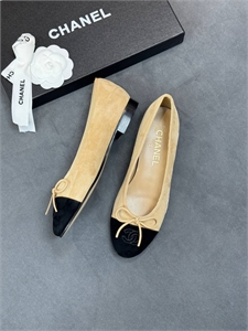 {{productViewItem.photos[photoViewList.activeNavIndex].Alt || productViewItem.photos[photoViewList.activeNavIndex].Description || 'Балетки CHANEL'}}