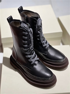 {{productViewItem.photos[photoViewList.activeNavIndex].Alt || productViewItem.photos[photoViewList.activeNavIndex].Description || 'Ботинки BRUNELLO CUCINELLI'}}