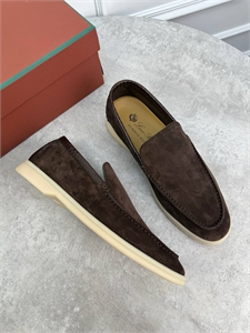 {{productViewItem.photos[photoViewList.activeNavIndex].Alt || productViewItem.photos[photoViewList.activeNavIndex].Description || 'Лоферы LORO PIANA'}}