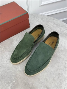 {{productViewItem.photos[photoViewList.activeNavIndex].Alt || productViewItem.photos[photoViewList.activeNavIndex].Description || 'Лоферы LORO PIANA'}}