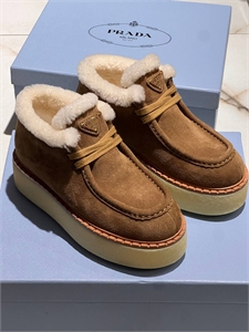{{productViewItem.photos[photoViewList.activeNavIndex].Alt || productViewItem.photos[photoViewList.activeNavIndex].Description || 'Ботинки PRADA'}}