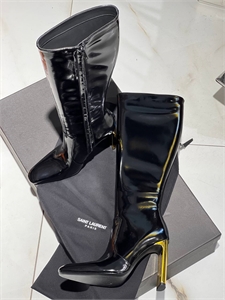 {{productViewItem.photos[photoViewList.activeNavIndex].Alt || productViewItem.photos[photoViewList.activeNavIndex].Description || 'Сапоги YSL'}}