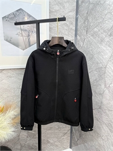 {{productViewItem.photos[photoViewList.activeNavIndex].Alt || productViewItem.photos[photoViewList.activeNavIndex].Description || 'Ветровка KITON'}}