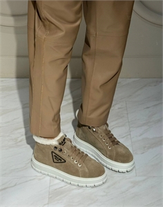 {{productViewItem.photos[photoViewList.activeNavIndex].Alt || productViewItem.photos[photoViewList.activeNavIndex].Description || 'Обувь PRADA'}}