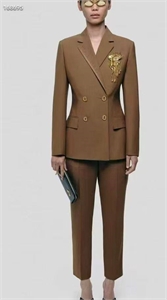 {{productViewItem.photos[photoViewList.activeNavIndex].Alt || productViewItem.photos[photoViewList.activeNavIndex].Description || 'Пиджак Schiaparelli'}}
