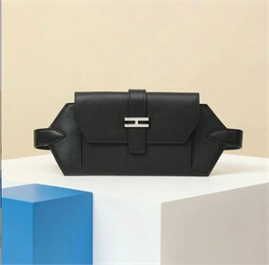 {{productViewItem.photos[photoViewList.activeNavIndex].Alt || productViewItem.photos[photoViewList.activeNavIndex].Description || 'Сумка HERMES'}}