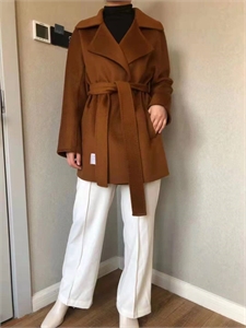 {{productViewItem.photos[photoViewList.activeNavIndex].Alt || productViewItem.photos[photoViewList.activeNavIndex].Description || 'Пальто Max Mara'}}