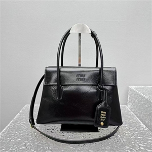 {{productViewItem.photos[photoViewList.activeNavIndex].Alt || productViewItem.photos[photoViewList.activeNavIndex].Description || 'Сумка MIU MIU'}}