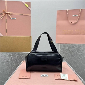 {{productViewItem.photos[photoViewList.activeNavIndex].Alt || productViewItem.photos[photoViewList.activeNavIndex].Description || 'Сумка MIU MIU'}}