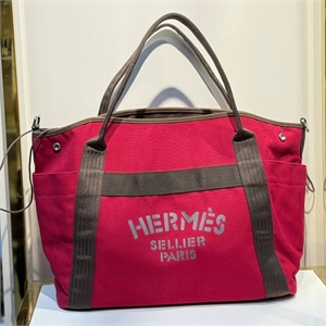 {{productViewItem.photos[photoViewList.activeNavIndex].Alt || productViewItem.photos[photoViewList.activeNavIndex].Description || 'Сумка HERMES'}}