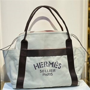 {{productViewItem.photos[photoViewList.activeNavIndex].Alt || productViewItem.photos[photoViewList.activeNavIndex].Description || 'Сумка HERMES'}}