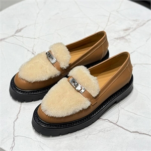 {{productViewItem.photos[photoViewList.activeNavIndex].Alt || productViewItem.photos[photoViewList.activeNavIndex].Description || 'Лоферы HERMES'}}