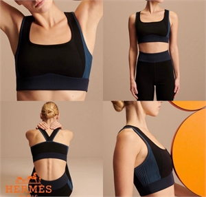 {{productViewItem.photos[photoViewList.activeNavIndex].Alt || productViewItem.photos[photoViewList.activeNavIndex].Description || 'Костюм HERMES'}}