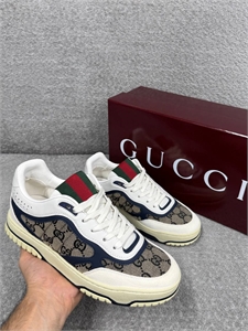 {{productViewItem.photos[photoViewList.activeNavIndex].Alt || productViewItem.photos[photoViewList.activeNavIndex].Description || 'Кроссовки GUCCI'}}