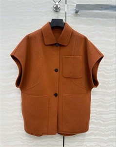 {{productViewItem.photos[photoViewList.activeNavIndex].Alt || productViewItem.photos[photoViewList.activeNavIndex].Description || 'Жилет HERMES'}}