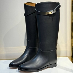 {{productViewItem.photos[photoViewList.activeNavIndex].Alt || productViewItem.photos[photoViewList.activeNavIndex].Description || 'Сапоги HERMES'}}