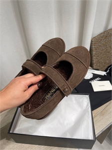 {{productViewItem.photos[photoViewList.activeNavIndex].Alt || productViewItem.photos[photoViewList.activeNavIndex].Description || 'Балетки CHANEL'}}
