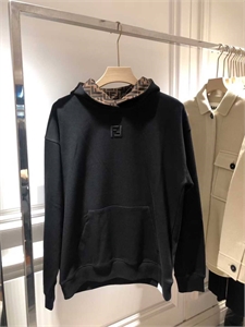 {{productViewItem.photos[photoViewList.activeNavIndex].Alt || productViewItem.photos[photoViewList.activeNavIndex].Description || 'Худи FENDI'}}