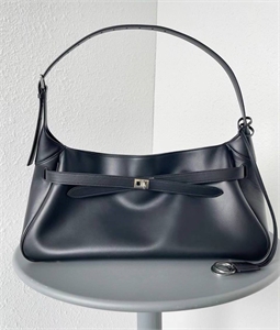 {{productViewItem.photos[photoViewList.activeNavIndex].Alt || productViewItem.photos[photoViewList.activeNavIndex].Description || 'Сумка BALENCIAGA'}}