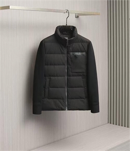 {{productViewItem.photos[photoViewList.activeNavIndex].Alt || productViewItem.photos[photoViewList.activeNavIndex].Description || 'куртка ZEGNA'}}