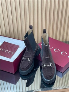 {{productViewItem.photos[photoViewList.activeNavIndex].Alt || productViewItem.photos[photoViewList.activeNavIndex].Description || 'Ботинки GUCCI'}}