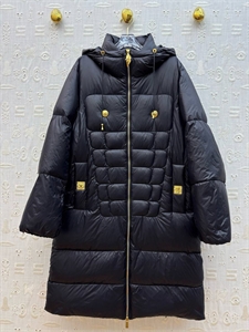 {{productViewItem.photos[photoViewList.activeNavIndex].Alt || productViewItem.photos[photoViewList.activeNavIndex].Description || 'Пуховик Schiaparelli'}}