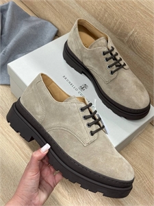 {{productViewItem.photos[photoViewList.activeNavIndex].Alt || productViewItem.photos[photoViewList.activeNavIndex].Description || 'Туфли  HERMES'}}