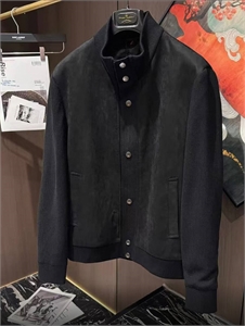 {{productViewItem.photos[photoViewList.activeNavIndex].Alt || productViewItem.photos[photoViewList.activeNavIndex].Description || 'Куртка ZEGNA'}}