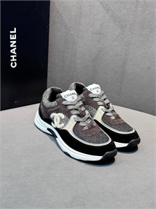 {{productViewItem.photos[photoViewList.activeNavIndex].Alt || productViewItem.photos[photoViewList.activeNavIndex].Description || 'Кроссовки CHANEL'}}