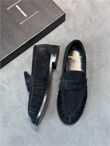 {{productViewItem.photos[photoViewList.activeNavIndex].Alt || productViewItem.photos[photoViewList.activeNavIndex].Description || 'Лоферы YSL'}}