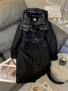{{productViewItem.photos[photoViewList.activeNavIndex].Alt || productViewItem.photos[photoViewList.activeNavIndex].Description || 'Плащ BURBERRY'}}