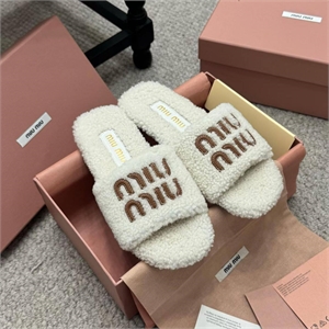 {{productViewItem.photos[photoViewList.activeNavIndex].Alt || productViewItem.photos[photoViewList.activeNavIndex].Description || 'Тапочки MIU MIU'}}
