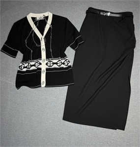 {{productViewItem.photos[photoViewList.activeNavIndex].Alt || productViewItem.photos[photoViewList.activeNavIndex].Description || 'Юбка HERMES'}}