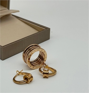 {{productViewItem.photos[photoViewList.activeNavIndex].Alt || productViewItem.photos[photoViewList.activeNavIndex].Description || 'Кольцо BVLGARI'}}