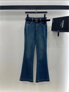 {{productViewItem.photos[photoViewList.activeNavIndex].Alt || productViewItem.photos[photoViewList.activeNavIndex].Description || 'Джинсы CELINE'}}
